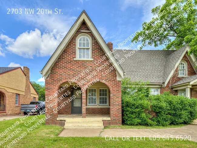 Foto del edificio - Adorable Tudor in Crestwood!