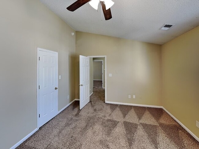 Building Photo - 1216 Bicycle Ct