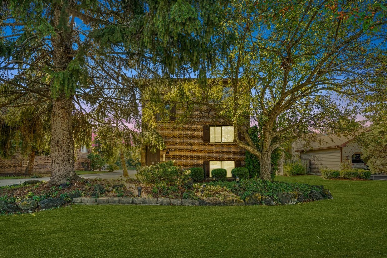 21W301 Tee Ln Unit A, Itasca, IL 60143 Condo for Rent in Itasca, IL