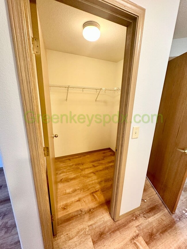 Building Photo - 3-Bedroom, 2-Bathroom Row House Near Alber...