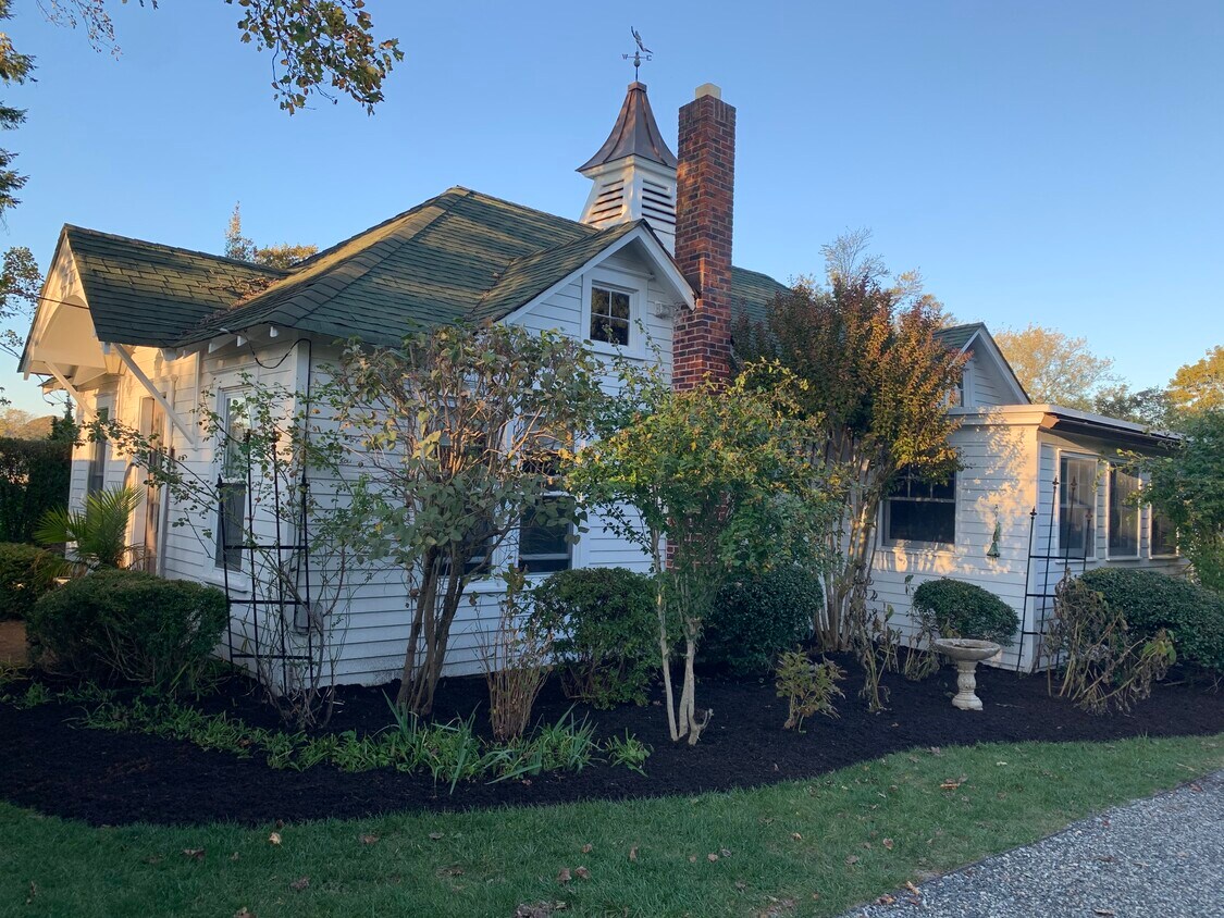 Primary Photo - 9 Tyson Ln