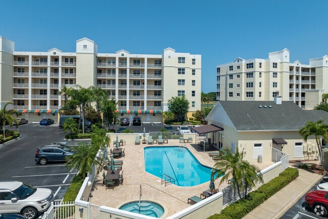 Building Photo - Country Club Condominiums