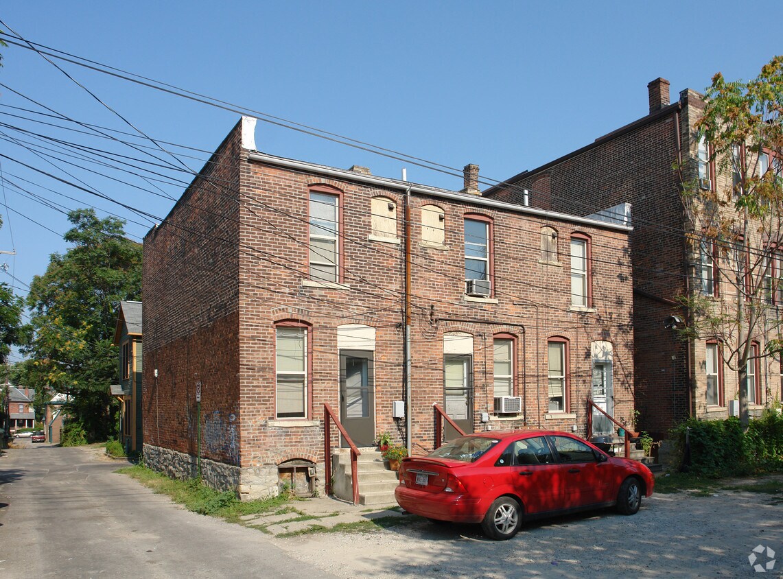 Primary Photo - 866-870 Kleiner Ave