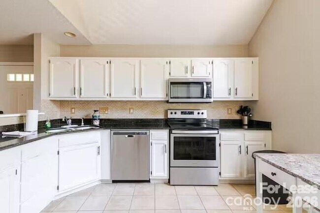 Foto del edificio - 8263 Southgate Commons Dr
