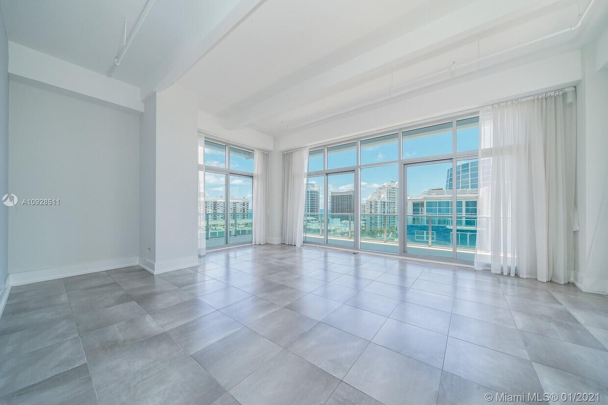 Foto principal - 201 Aqua Ave