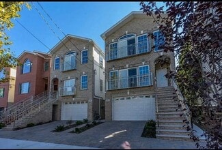 Building Photo - 210-215 5th St