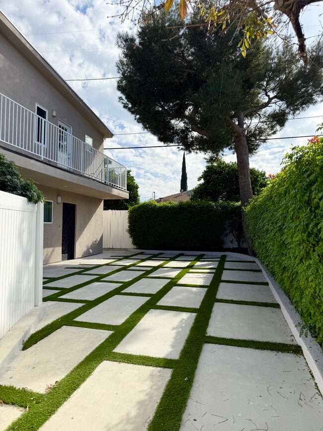 Building Photo - 18012 Bullock St