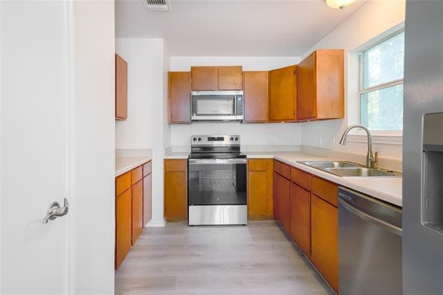 Foto del edificio - 714 E 12th St