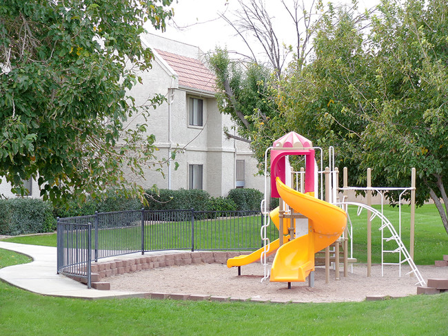 Building Photo - Sun River Apartments