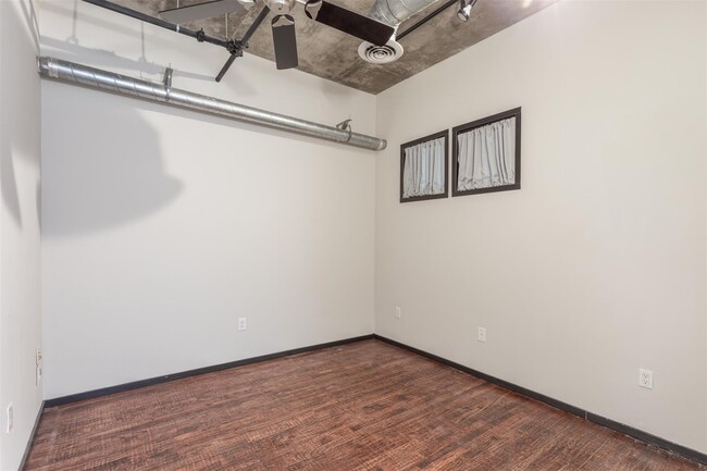 Foto del edificio - 3110 Thomas Ave