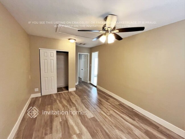 Foto del edificio - 7005 N 76th Dr