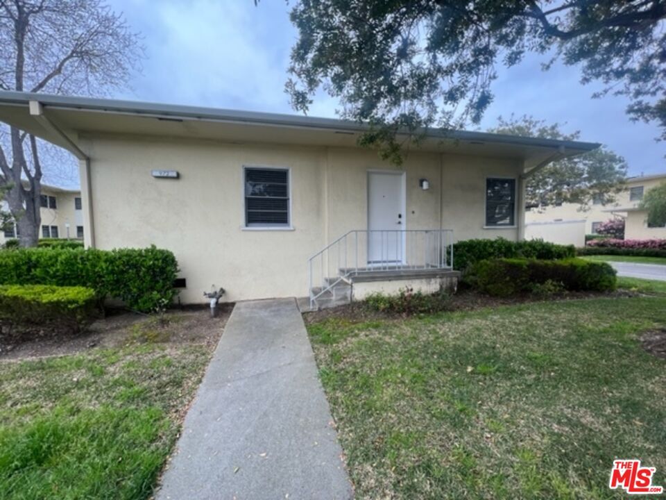Primary Photo - 972 Elkland Pl