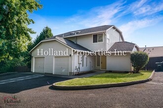 Building Photo - 9055 SW Sagert St