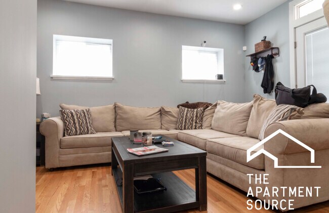 Foto del edificio - 5601 W Belmont Ave