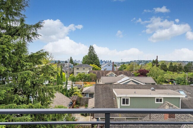 Foto del edificio - 4424 Burke Ave N