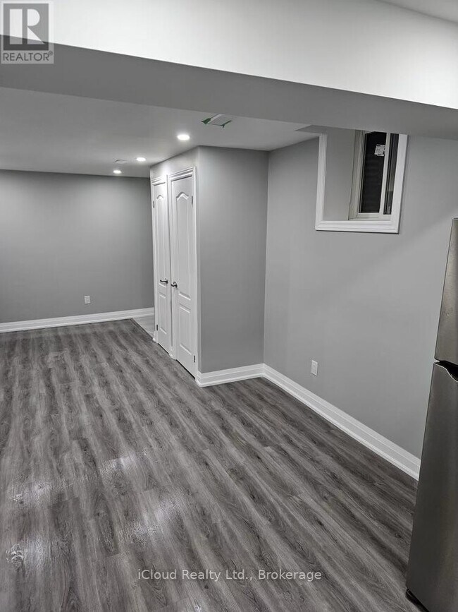 Building Photo - 62 Robertson Davies Dr