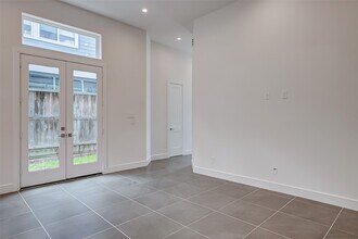 Building Photo - 8926 Spring Knoll Forest Dr