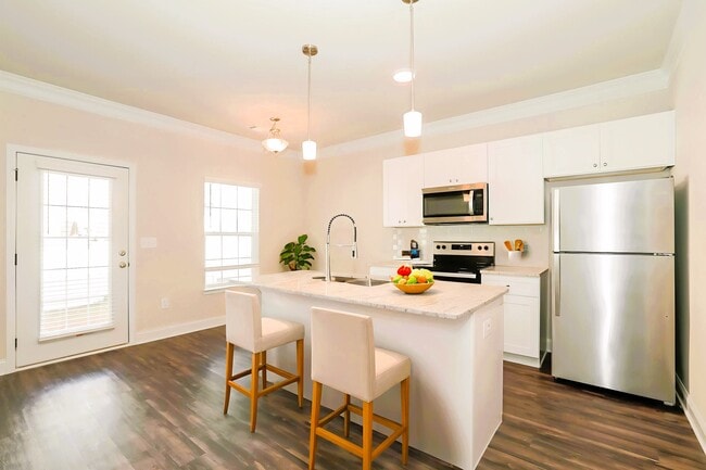 Building Photo - 79 Hidden Oak Dr