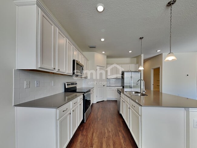 Building Photo - 6054 Little Blf Cir