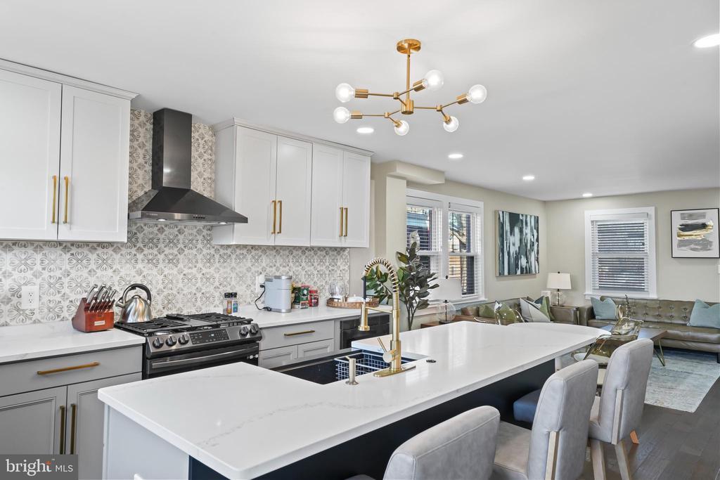 Foto principal - 4226 14th St NE