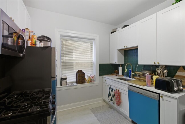 Building Photo - 1123 N Christiana Ave