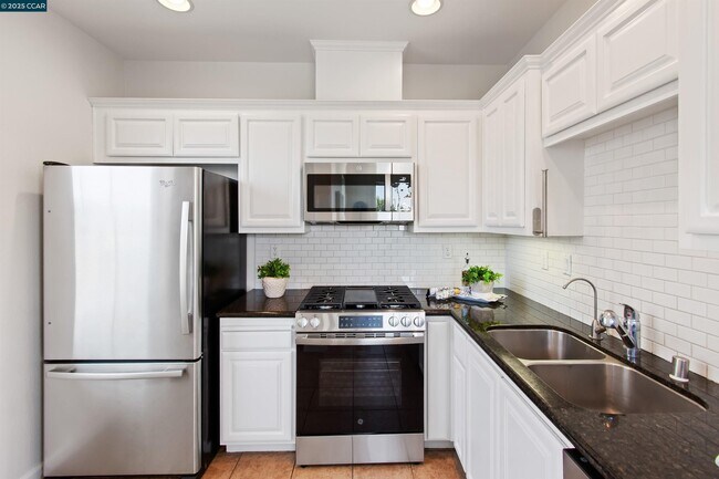 Building Photo - 3420 Finnian Way