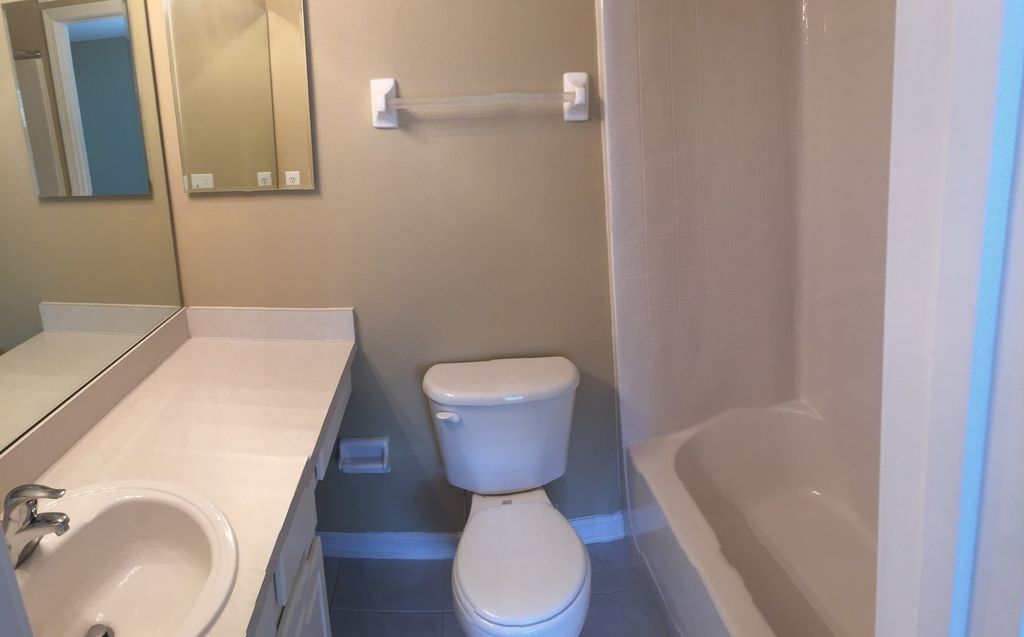 Foto principal - 8412 Thornbush Court