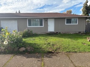 Building Photo - 488 S 52nd St