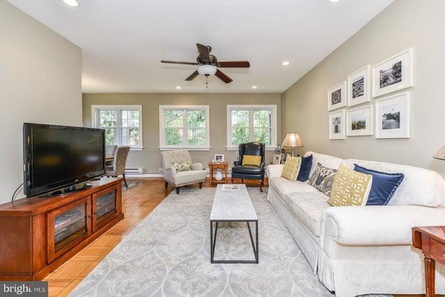 Building Photo - 3111 Valley Dr