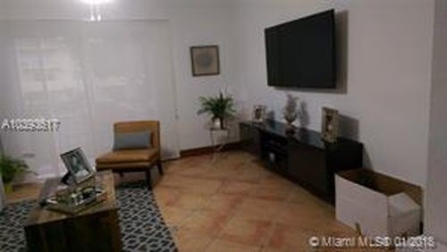 Foto del edificio - 6709 N Kendall Dr