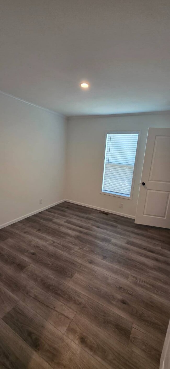 Building Photo - 10326 Old Leo Rd