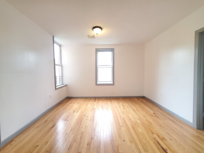 Unit 2F - 529 18th Ave