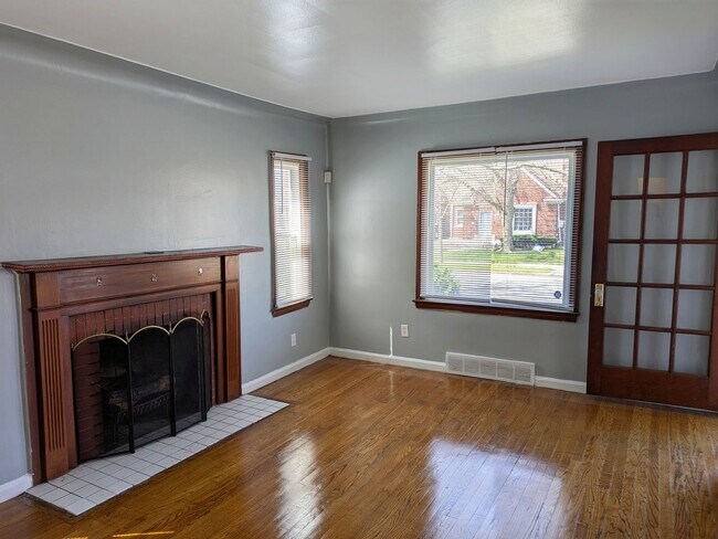 Building Photo - 10758 Marne St