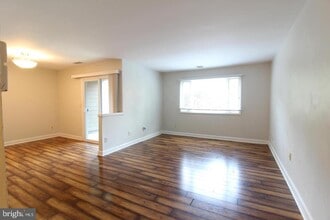 Building Photo - 3123 Sayre Dr