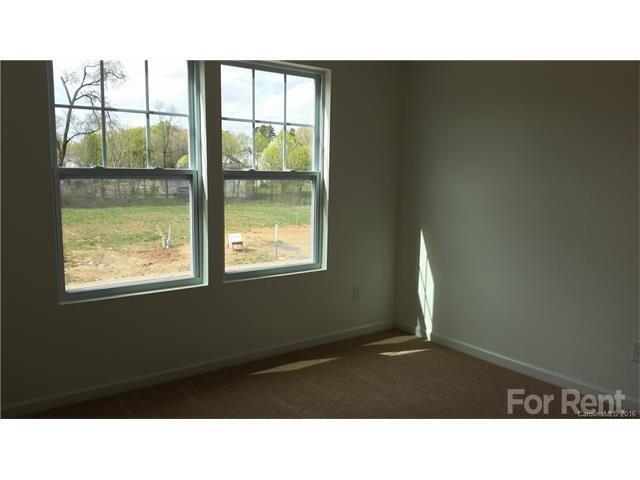 Building Photo - 10016 Portaferry Dr