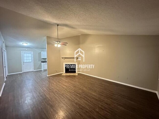 Foto del edificio - 5738 Ashridge Pl