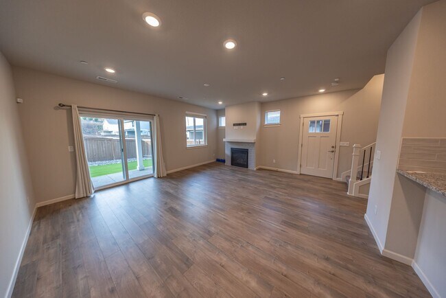 Building Photo - 2333 S Brookside Pl