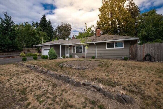 Building Photo - Single Level Milwaukie Home