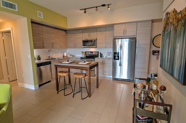 Foto del edificio - 4951 W Sample Rd