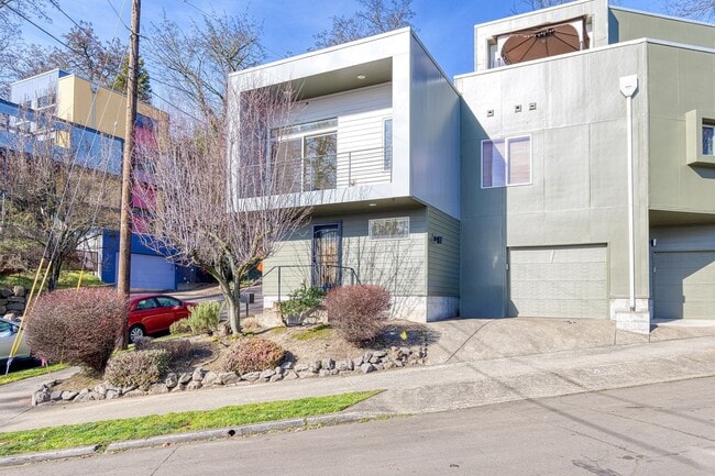 Photo - North Portland Recently Renovated Condo