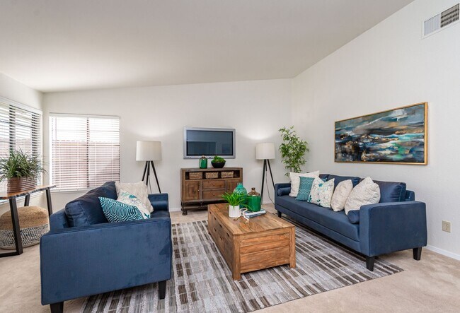 Foto del edificio - Pocket 3 Bedroom plus Den 2 Bath Home