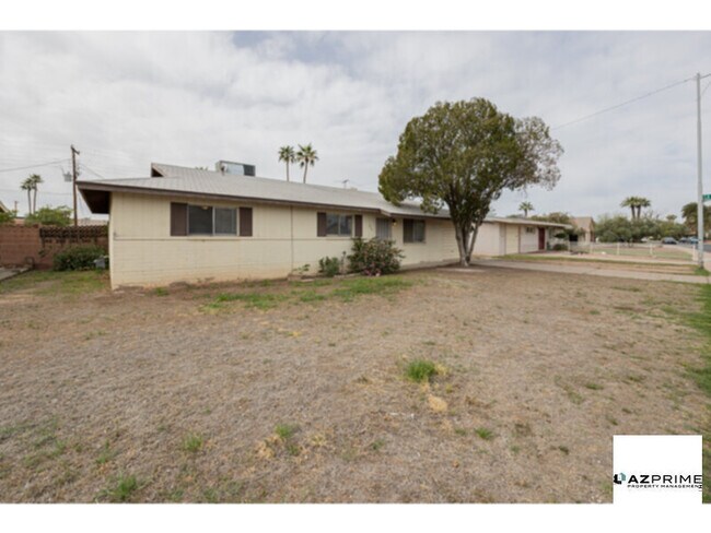 Building Photo - Introducing this Exceptional Tempe 3/2 House!