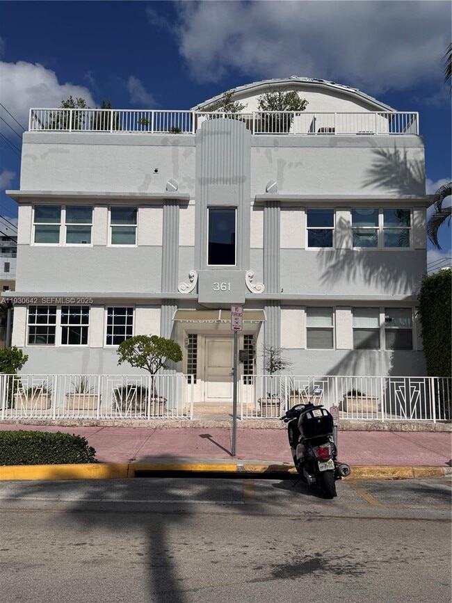 Building Photo - 361 Collins Ave