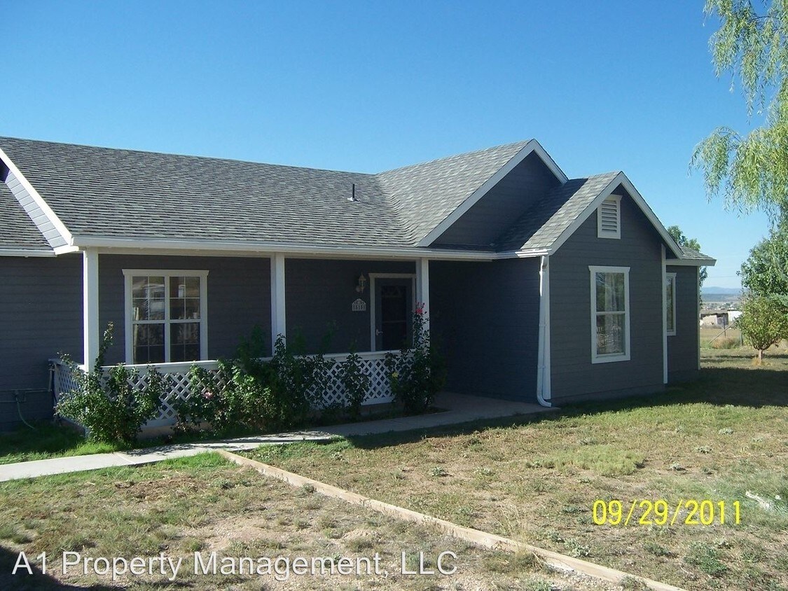 Primary Photo - 815 W Ahonen Rd