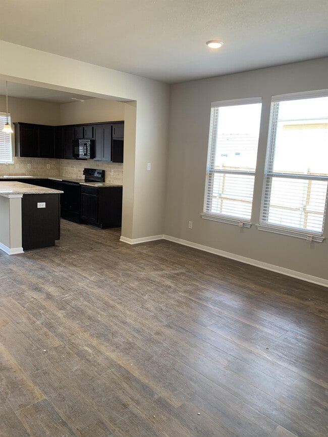 Building Photo - 1006 Aurora Grove Bend