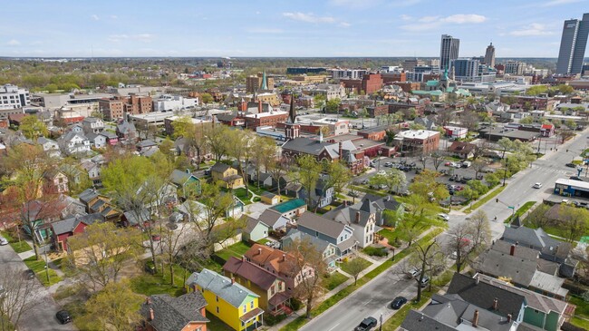 Building Photo - Gorgeous Updated Historic West Central Home