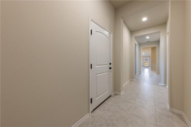 Building Photo - 116 Crooked Trail