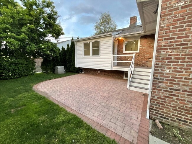 Building Photo - 289 Birch Dr