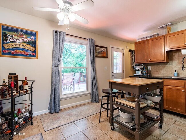 Foto del edificio - 3600 Willow Ct