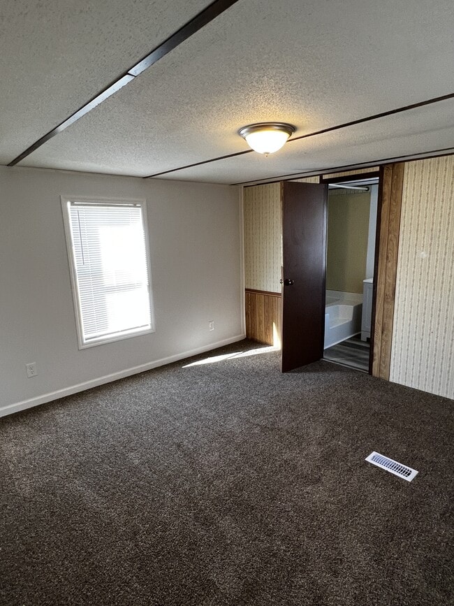 Foto del edificio - 312 Becky Ln
